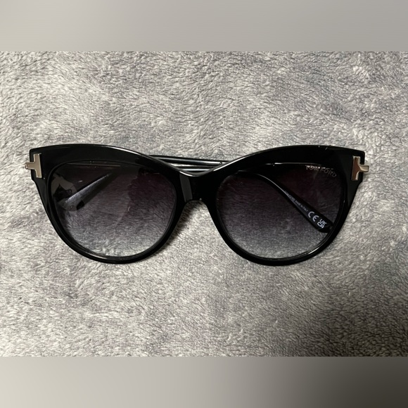 Tom Ford cat eye sunglasses black and silver - Picture 1 of 9